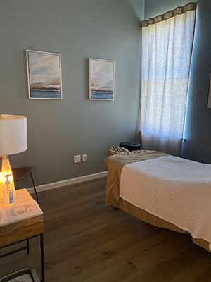 Chiropractic Round Rock TX Room With Bed