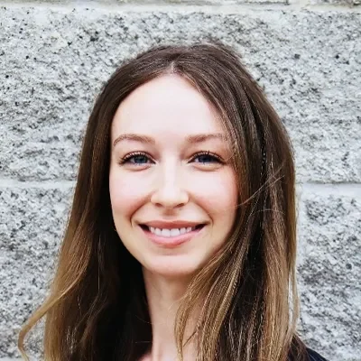A smiling headshot photo of nurse practitioner Jessi Akins